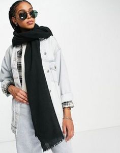 ASOS DESIGN wool mix lightweight scarf in black v akcii za 12€ v asos
