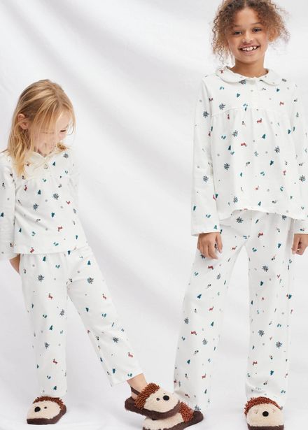 Christmas long pyjamas v akcii za 12,99€ v Mango
