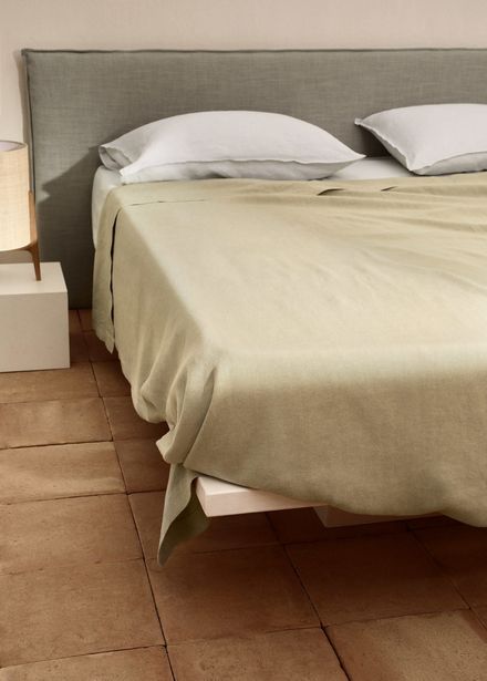 Washed 100% linen bedspread v akcii za 99,99€ v Mango