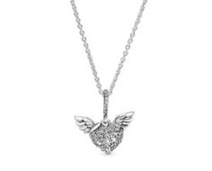 Náhrdelník s pavé srdiečkom a anjelskými krídlami v akcii za 79€ v Pandora